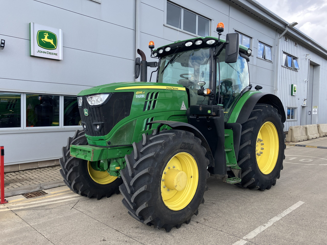 John Deere 6195R - Traktor: slika 1 John Deere 6195R - Traktor: slika 1