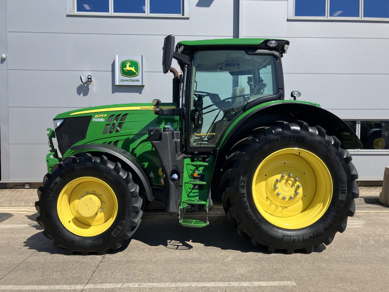 John Deere 6215R - Traktor: slika 2 John Deere 6215R - Traktor: slika 2