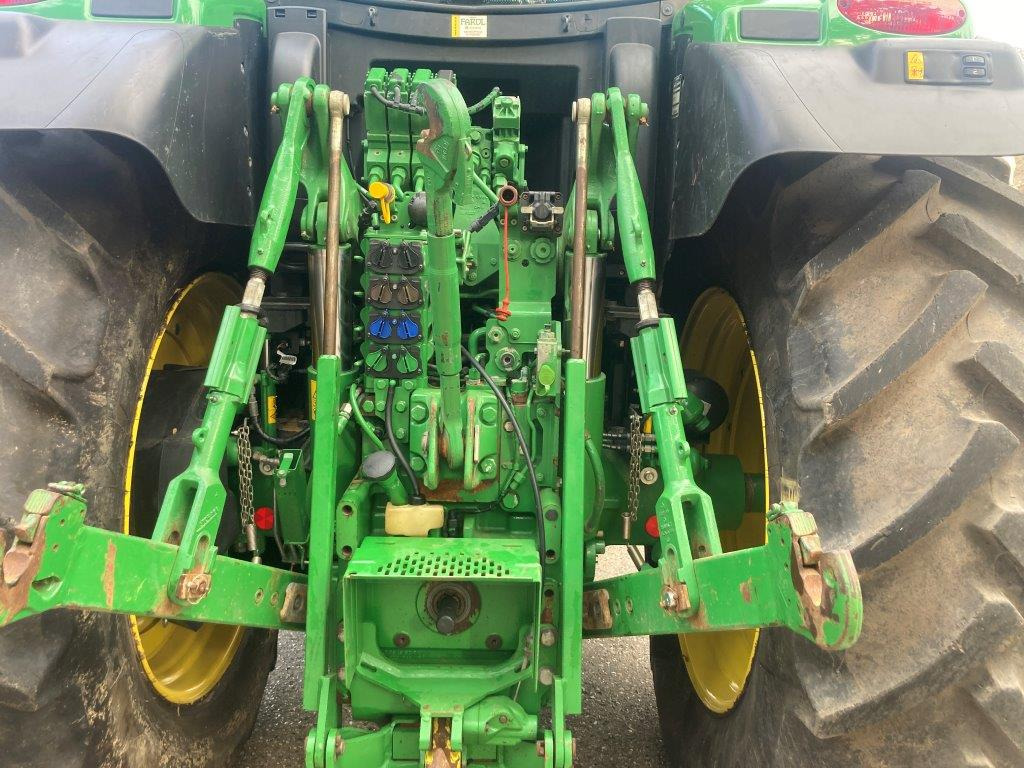 John Deere 6215R - Traktor: slika 5 John Deere 6215R - Traktor: slika 5