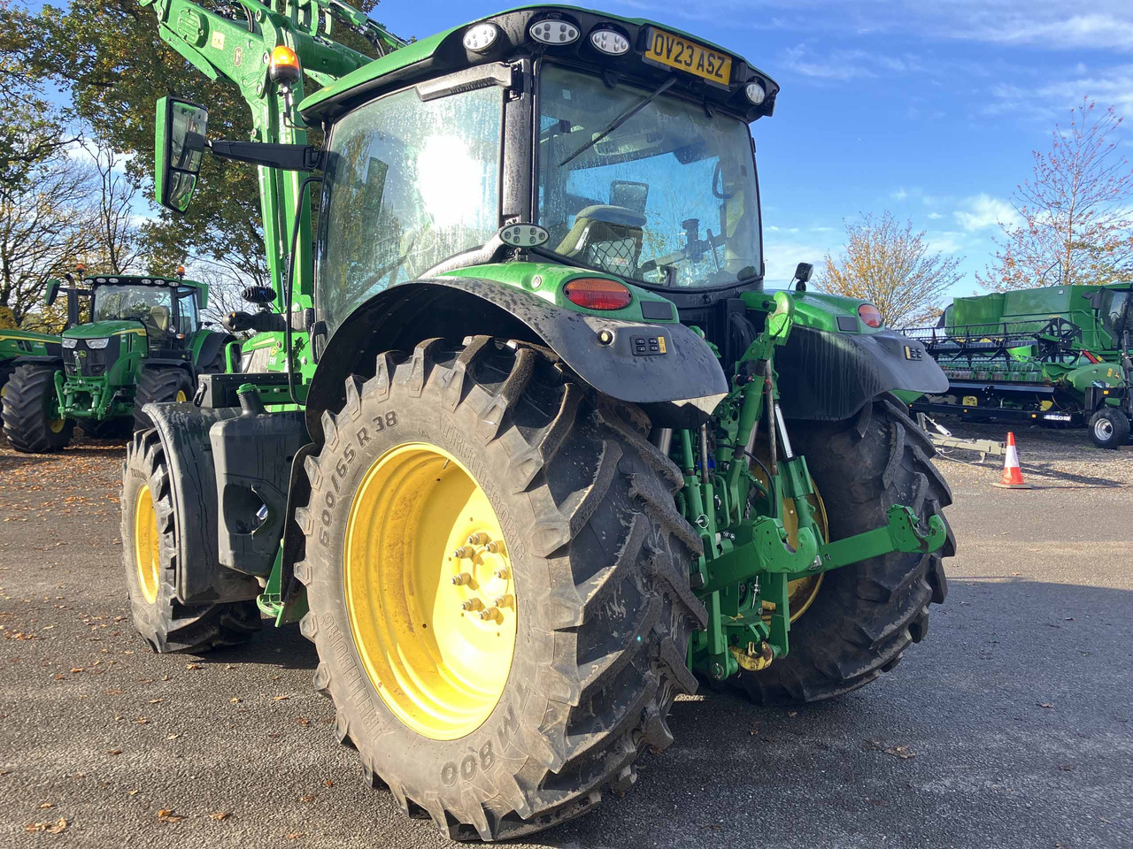 John Deere 6R 150 + 643R Loader - Traktor: slika 3 John Deere 6R 150 + 643R Loader - Traktor: slika 3