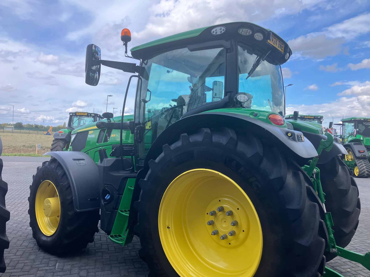 John Deere 6R 155 - Traktor: slika 3 John Deere 6R 155 - Traktor: slika 3