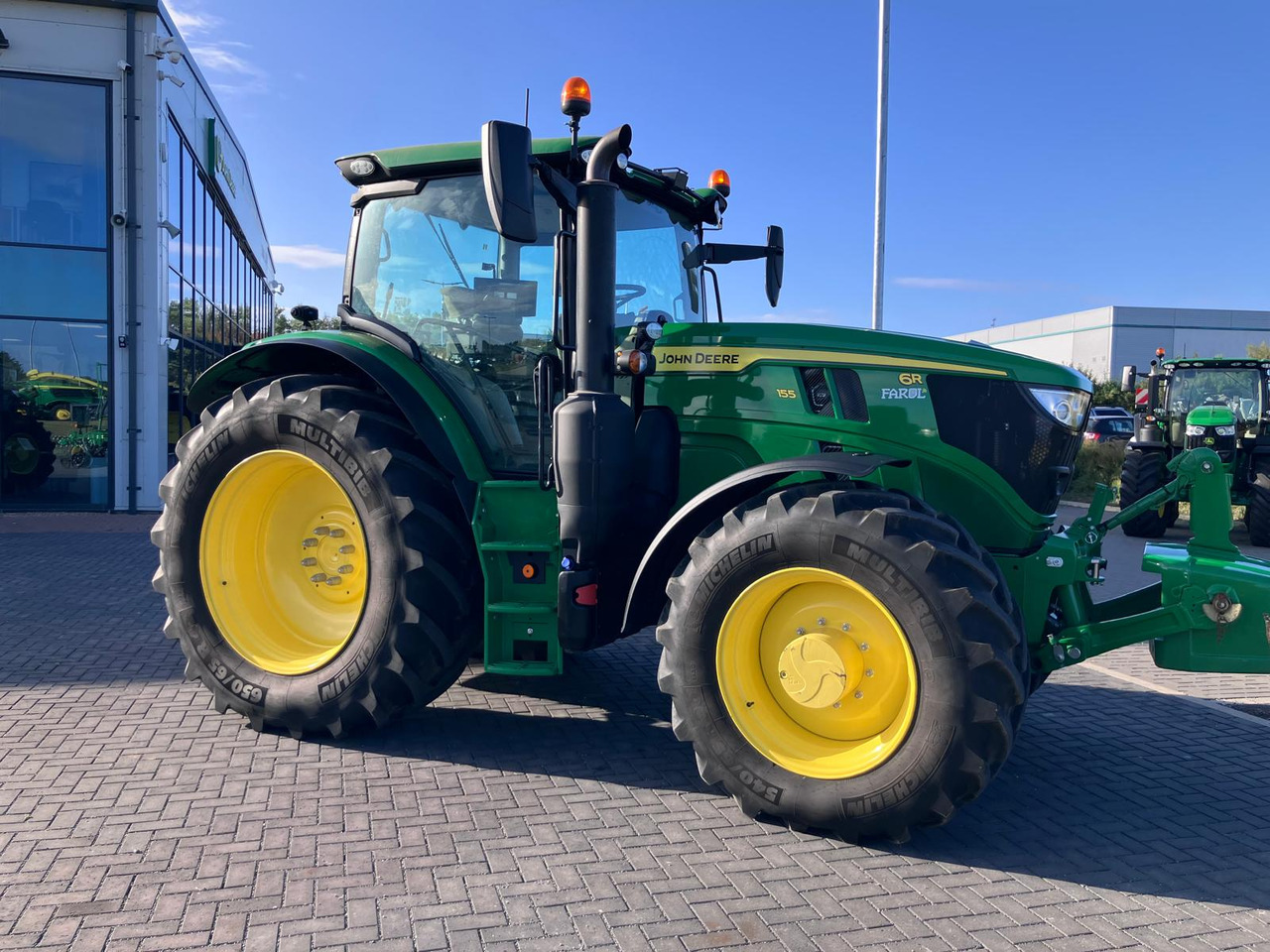 John Deere 6R 155 - Traktor: slika 1 John Deere 6R 155 - Traktor: slika 1