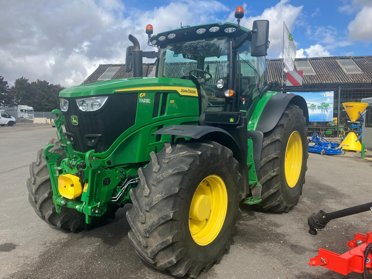 John Deere 6R 195 - Traktor: slika 1 John Deere 6R 195 - Traktor: slika 1