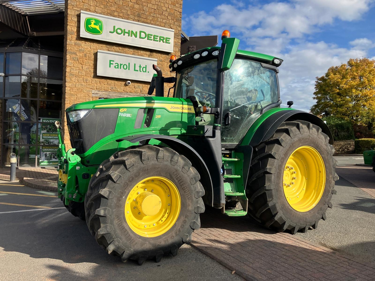 John Deere 6R 215 - Traktor: slika 1 John Deere 6R 215 - Traktor: slika 1
