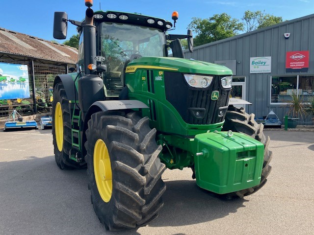John Deere 6R 250 - Traktor: slika 4 John Deere 6R 250 - Traktor: slika 4