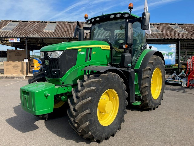 John Deere 6R 250 - Traktor: slika 1 John Deere 6R 250 - Traktor: slika 1