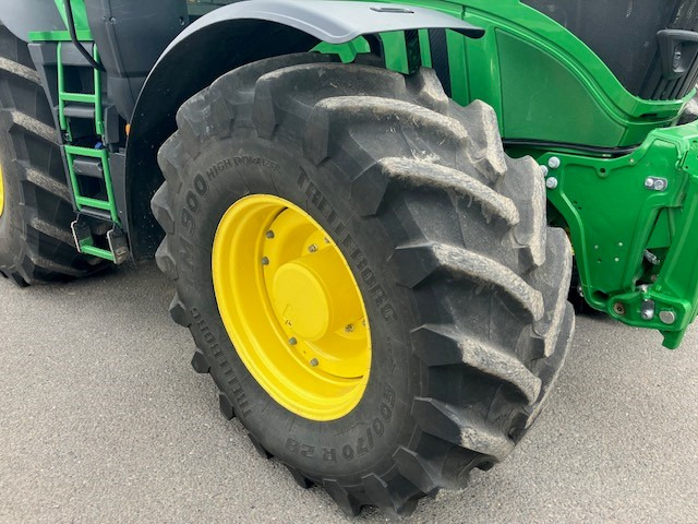 John Deere 6R250 - Traktor: slika 2 John Deere 6R250 - Traktor: slika 2