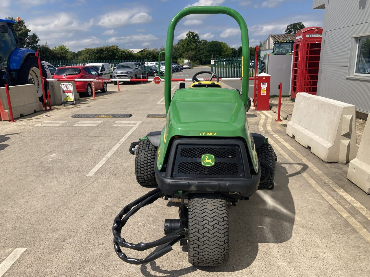 John Deere 7200A utility mower - Vrtna kosilnica: slika 4 John Deere 7200A utility mower - Vrtna kosilnica: slika 4