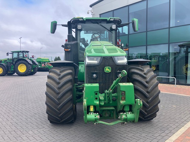 John Deere 8R 370 - Traktor: slika 2 John Deere 8R 370 - Traktor: slika 2