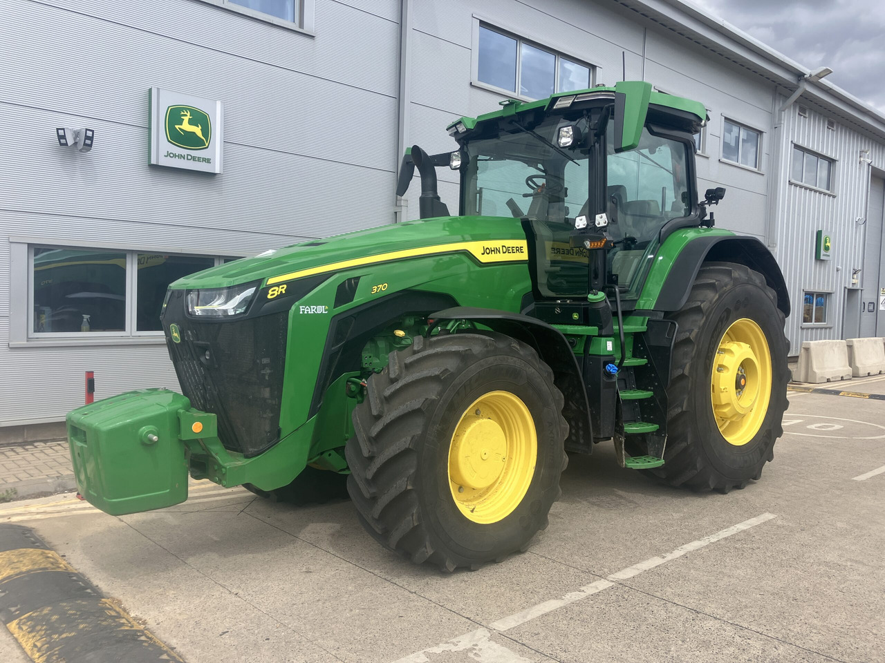 John Deere 8R 370 - Traktor: slika 1 John Deere 8R 370 - Traktor: slika 1