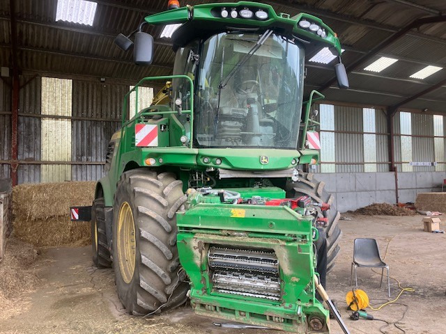 John Deere 9900 - Kombajn za krmo: slika 1 John Deere 9900 - Kombajn za krmo: slika 1