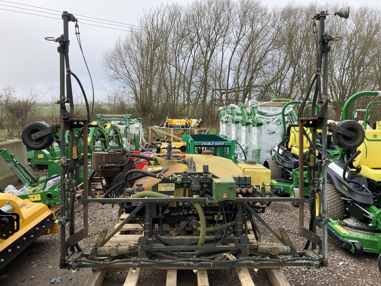 John Deere HD200 de-mount sprayer - Vrtna oprema: slika 3 John Deere HD200 de-mount sprayer - Vrtna oprema: slika 3