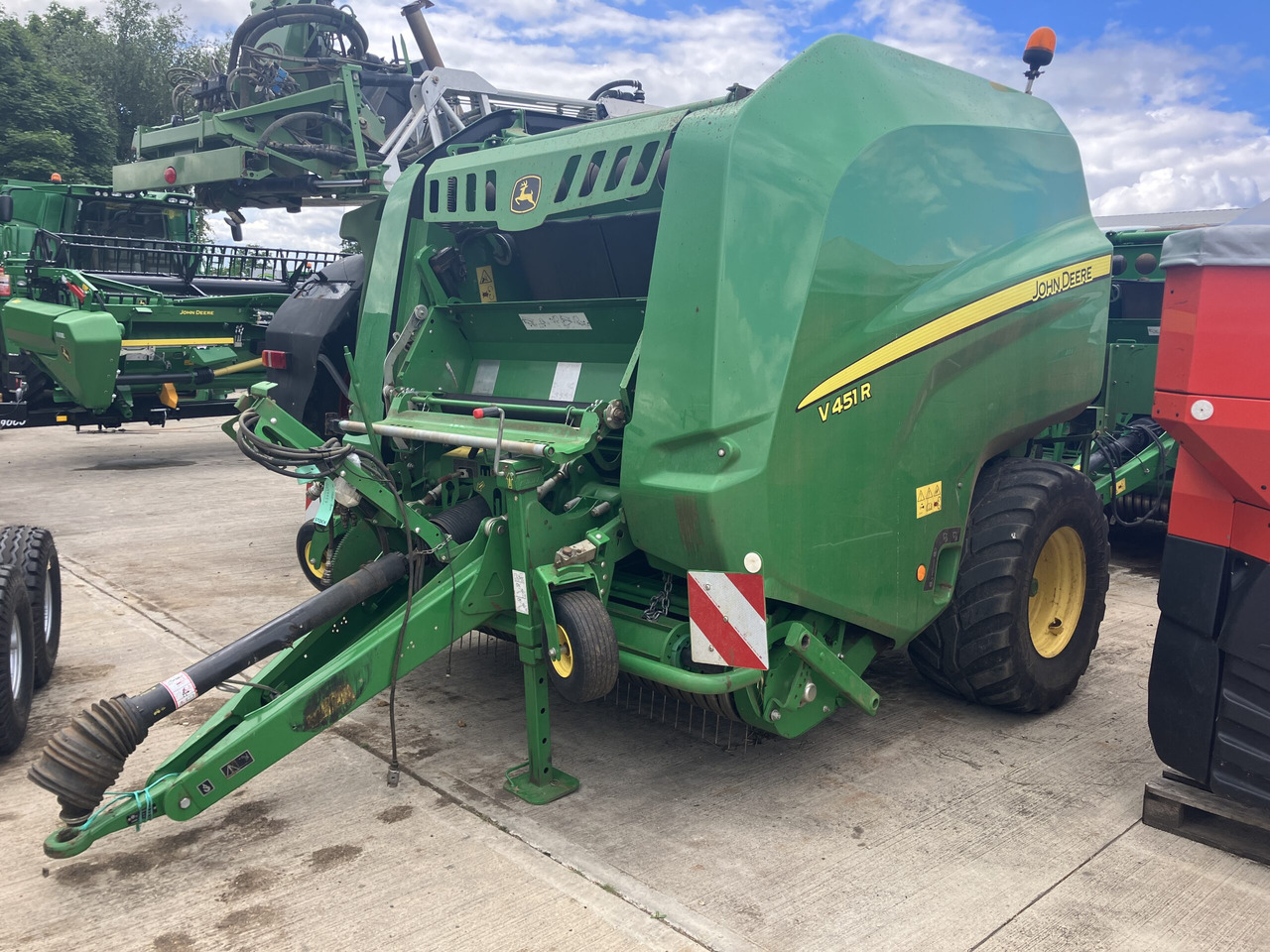 John Deere V451R - Oprema za obračalnike: slika 1 John Deere V451R - Oprema za obračalnike: slika 1