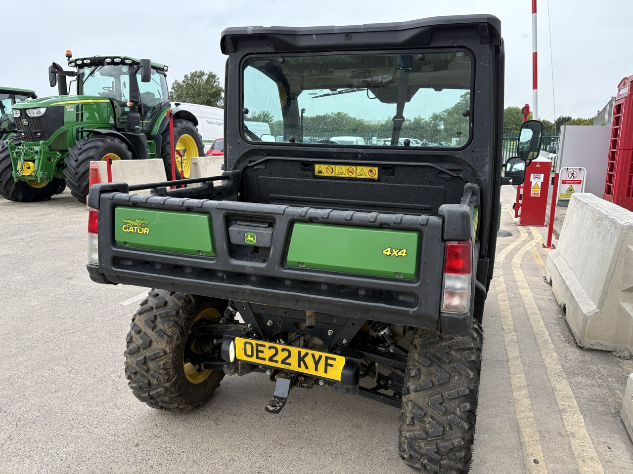John Deere XUV865M Gator - Štirikolesnik: slika 4 John Deere XUV865M Gator - Štirikolesnik: slika 4