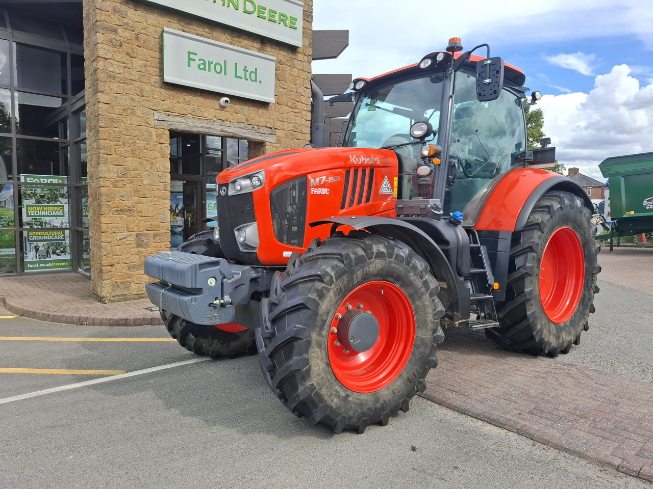 Kubota M7153 - Traktor: slika 1 Kubota M7153 - Traktor: slika 1