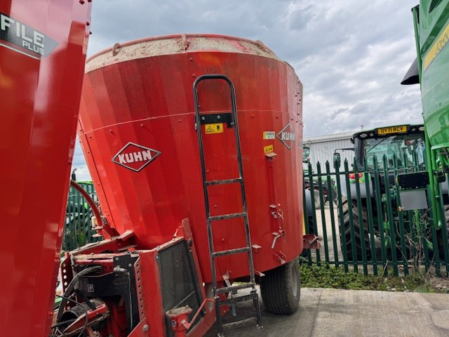Kuhn Profile 15.1 DL - Mešalnik za krmo: slika 1 Kuhn Profile 15.1 DL - Mešalnik za krmo: slika 1