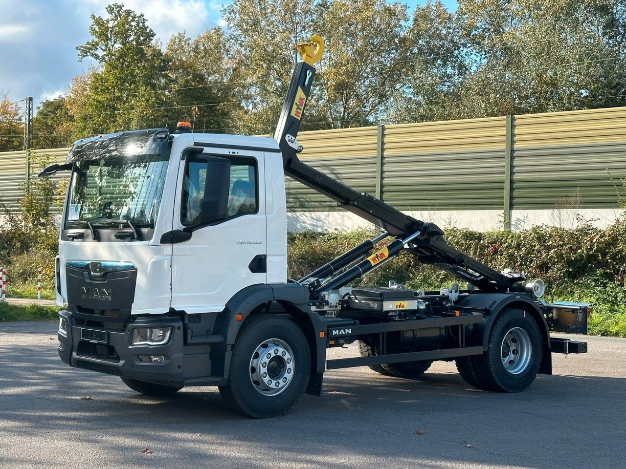 MAN TGM 18.320 4x2 Euro 6e Hyva 12-45 - Kotalni prekucni tovornjak, Tovornjak z dvigalom: slika 2 MAN TGM 18.320 4x2 Euro 6e Hyva 12-45 - Kotalni prekucni tovornjak, Tovornjak z dvigalom: slika 2