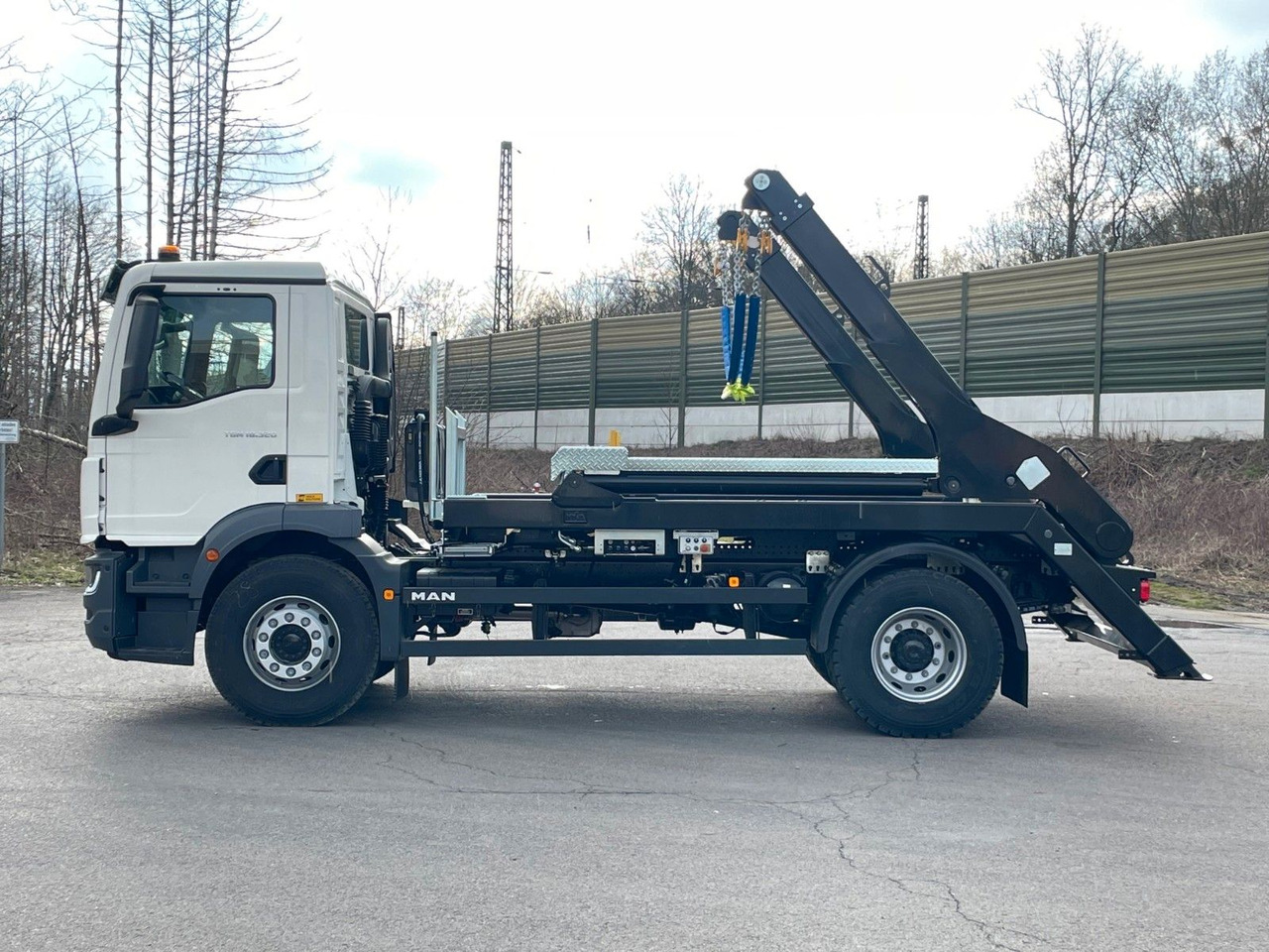 MAN TGM 18.320 4x2 Euro 6e Hyva Absetzkipper - Tovornjak prekucnik, Tovornjak z dvigalom: slika 3 MAN TGM 18.320 4x2 Euro 6e Hyva Absetzkipper - Tovornjak prekucnik, Tovornjak z dvigalom: slika 3