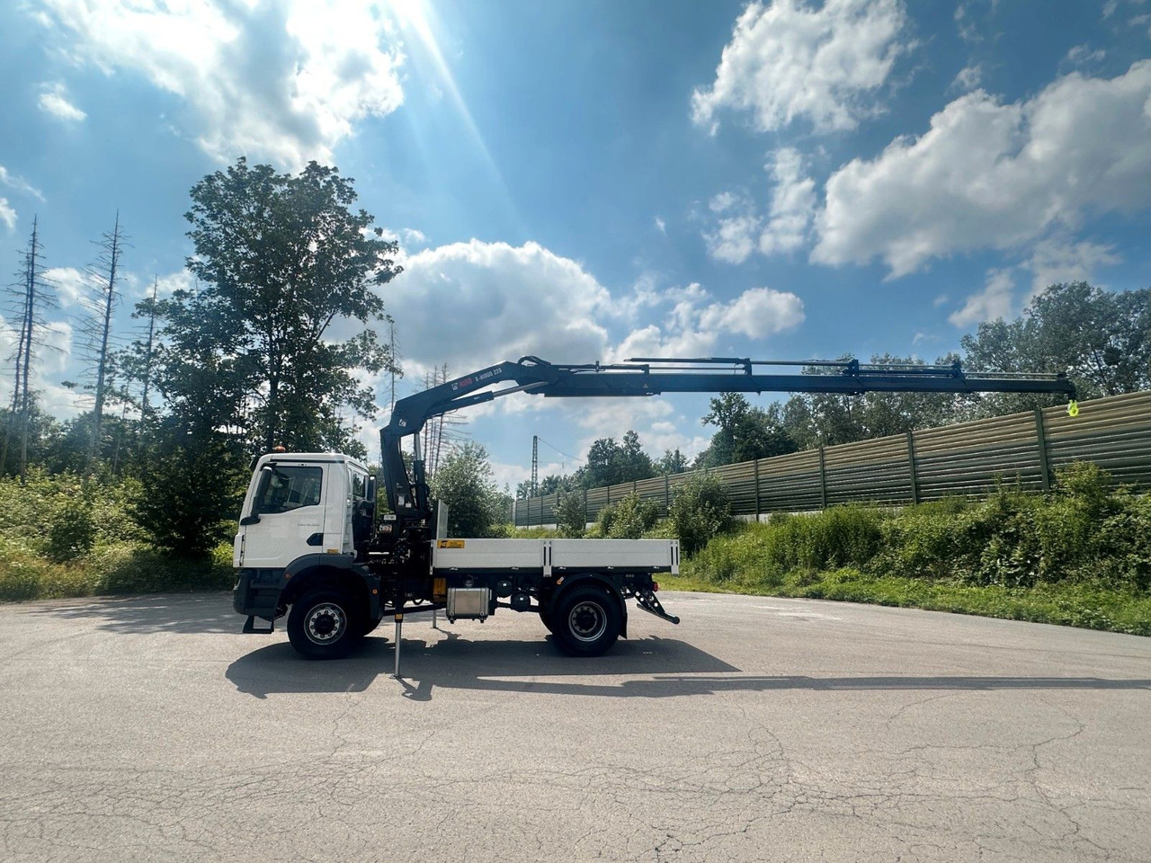 MAN TGM 18.320 4x4 Euro 6e Pritsche Hiab 228-4 Kran - Tovornjak s kesonom, Tovornjak z dvigalom: slika 3 MAN TGM 18.320 4x4 Euro 6e Pritsche Hiab 228-4 Kran - Tovornjak s kesonom, Tovornjak z dvigalom: slika 3