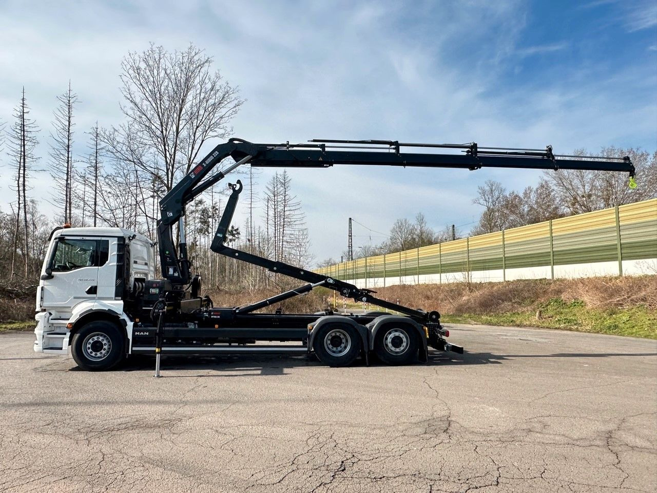 MAN TGS 26.470 6x2 Abrollkipper + Kran Hiab 228-4 - Kotalni prekucni tovornjak, Tovornjak z dvigalom: slika 2 MAN TGS 26.470 6x2 Abrollkipper + Kran Hiab 228-4 - Kotalni prekucni tovornjak, Tovornjak z dvigalom: slika 2