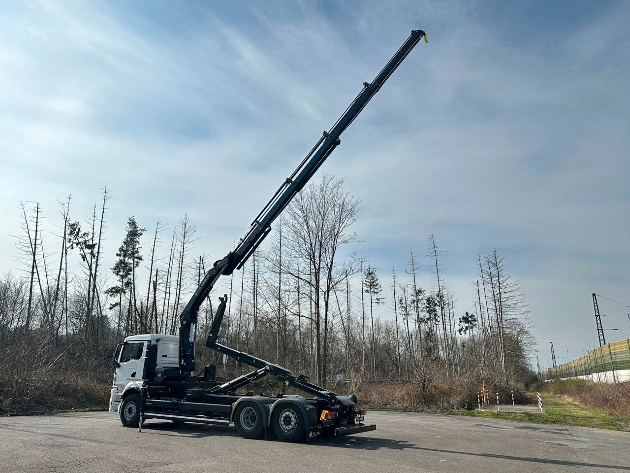 MAN TGS 26.470 6x2 Abrollkipper + Kran Hiab 228-4 - Kotalni prekucni tovornjak, Tovornjak z dvigalom: slika 3 MAN TGS 26.470 6x2 Abrollkipper + Kran Hiab 228-4 - Kotalni prekucni tovornjak, Tovornjak z dvigalom: slika 3