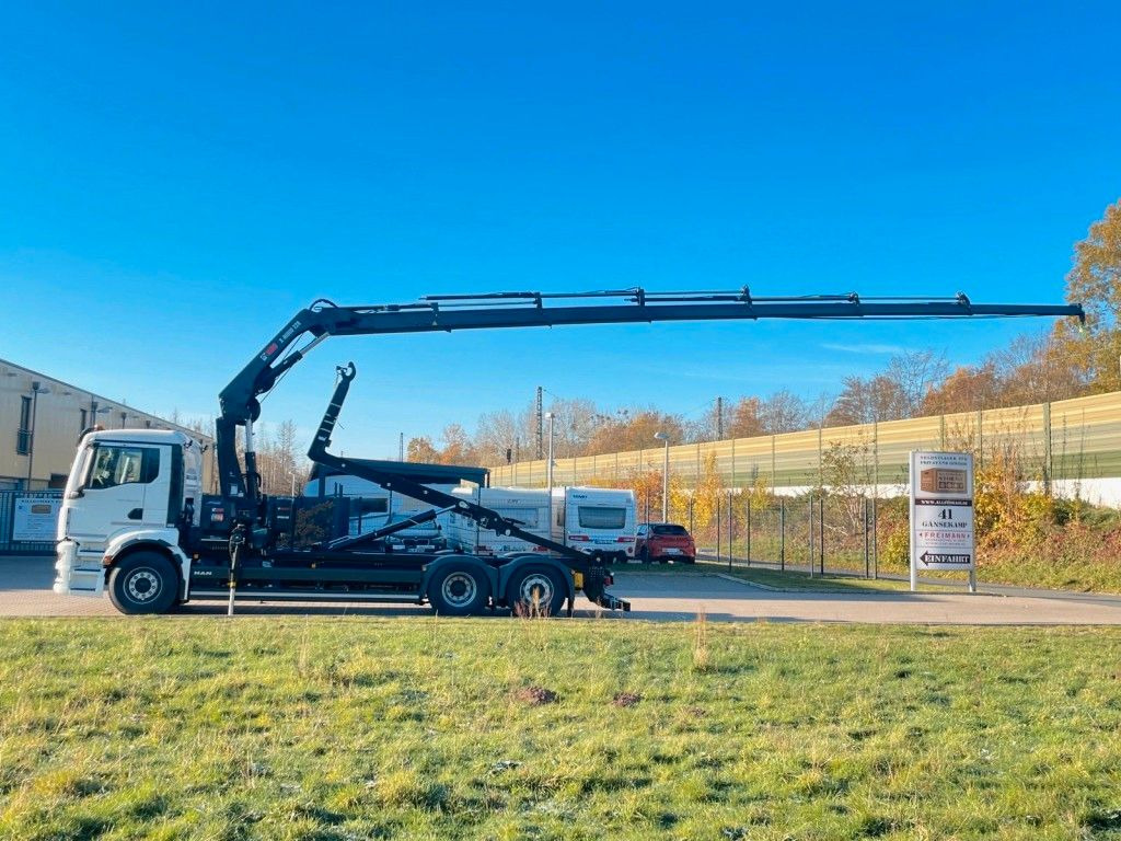 MAN TGS 26.470 6x2 Abrollkipper + Kran Hiab 228-6 - Kotalni prekucni tovornjak, Tovornjak z dvigalom: slika 3 MAN TGS 26.470 6x2 Abrollkipper + Kran Hiab 228-6 - Kotalni prekucni tovornjak, Tovornjak z dvigalom: slika 3