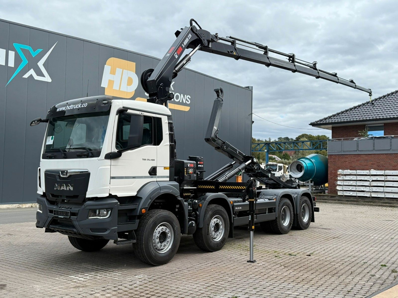 MAN TGS 35.480 8x4 Abrollkipper + Kran HIAB 228-6 - Kotalni prekucni tovornjak, Tovornjak z dvigalom: slika 2 MAN TGS 35.480 8x4 Abrollkipper + Kran HIAB 228-6 - Kotalni prekucni tovornjak, Tovornjak z dvigalom: slika 2