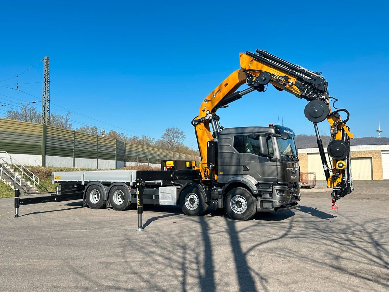 MAN TGS 35.520 8X4 TG 3 EFFER 955-8s +Jib 6sAUTOKRAN - Tovornjak s kesonom, Tovornjak z dvigalom: slika 1 MAN TGS 35.520 8X4 TG 3 EFFER 955-8s +Jib 6sAUTOKRAN - Tovornjak s kesonom, Tovornjak z dvigalom: slika 1