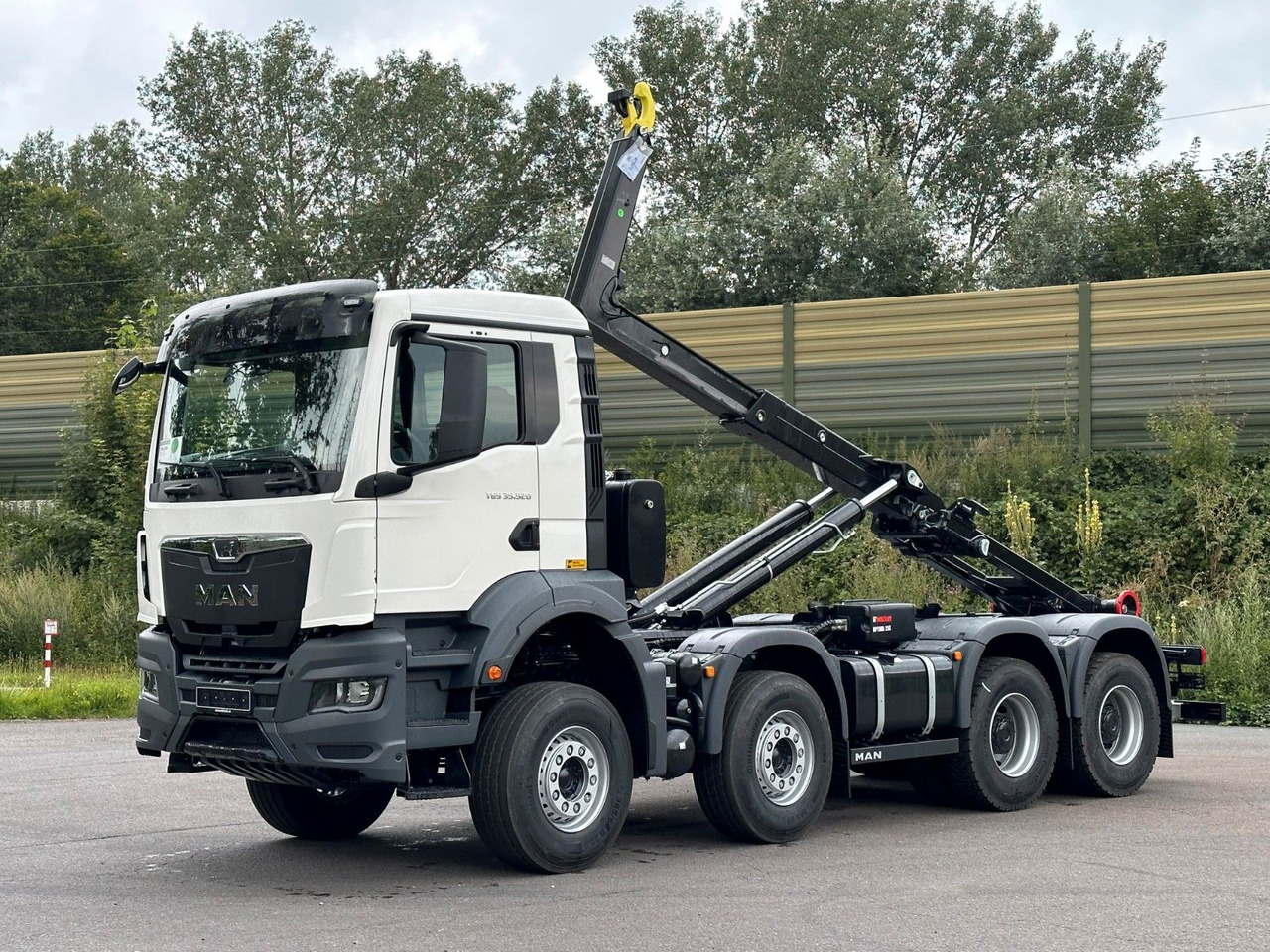 MAN TGS 35.520 8x4 Euro6e MultiLift 25s59 - Kotalni prekucni tovornjak: slika 3 MAN TGS 35.520 8x4 Euro6e MultiLift 25s59 - Kotalni prekucni tovornjak: slika 3