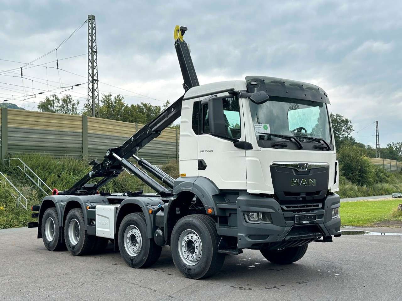 MAN TGS 35.520 8x4 Euro6e MultiLift 25s59 - Kotalni prekucni tovornjak: slika 1 MAN TGS 35.520 8x4 Euro6e MultiLift 25s59 - Kotalni prekucni tovornjak: slika 1