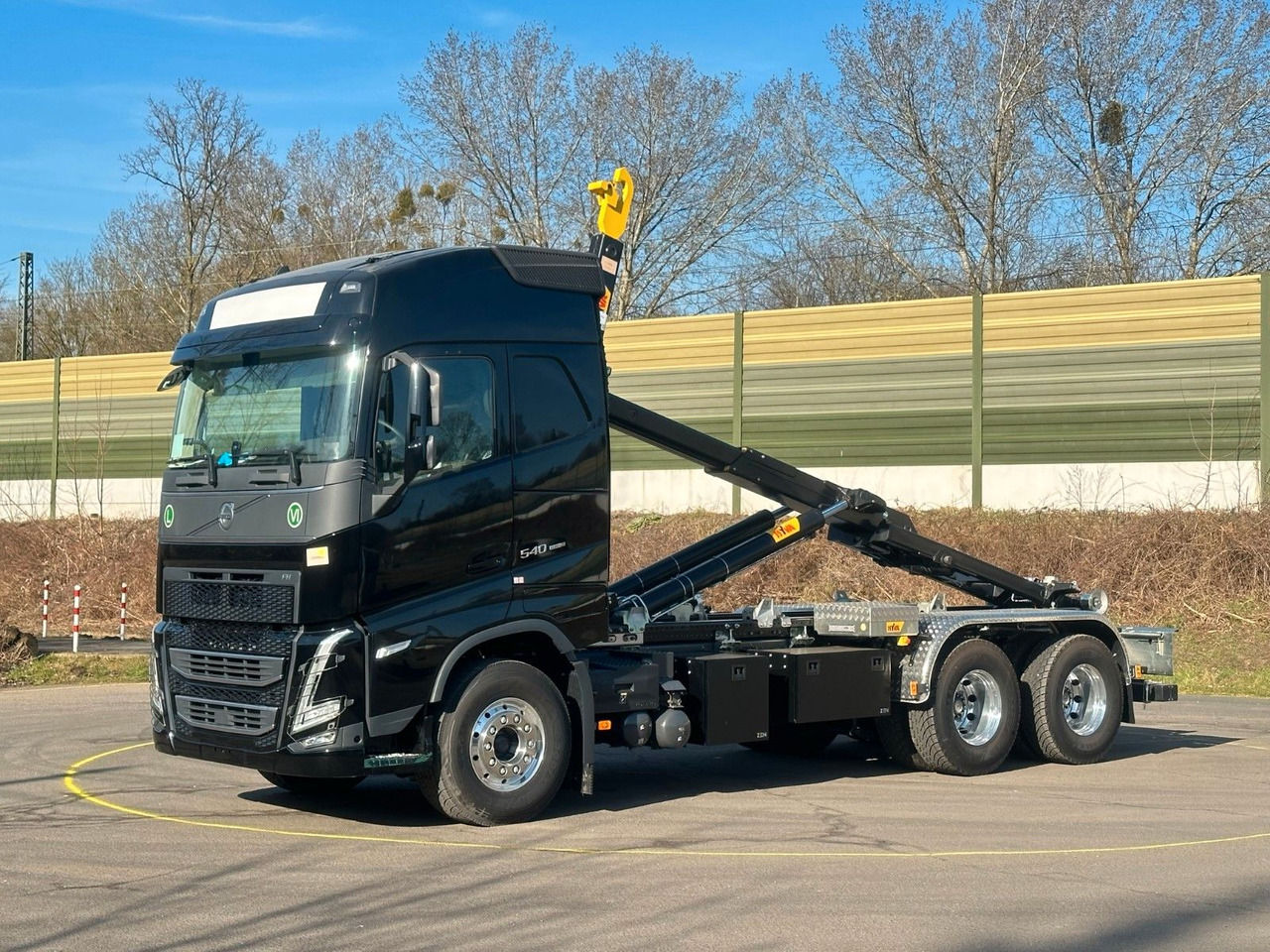 Volvo FH 540 6x4 Abrollkipper Hyva 20-60 - Kotalni prekucni tovornjak, Tovornjak z dvigalom: slika 1 Volvo FH 540 6x4 Abrollkipper Hyva 20-60 - Kotalni prekucni tovornjak, Tovornjak z dvigalom: slika 1