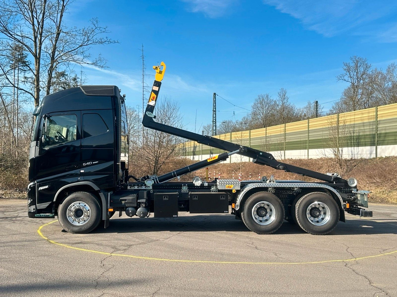 Volvo FH 540 6x4 Abrollkipper Hyva 20-60 - Kotalni prekucni tovornjak, Tovornjak z dvigalom: slika 4 Volvo FH 540 6x4 Abrollkipper Hyva 20-60 - Kotalni prekucni tovornjak, Tovornjak z dvigalom: slika 4