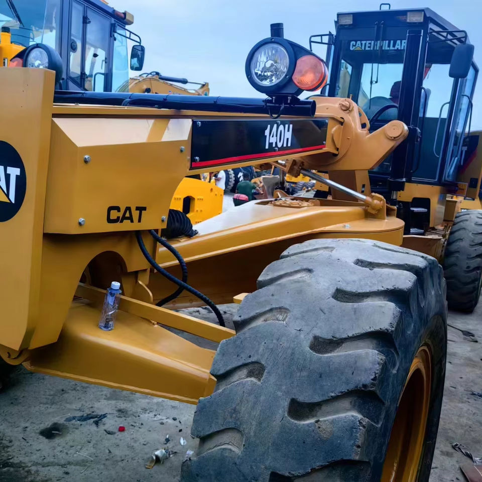 CAT 140H Grader Used Second Hand Good Condition for Sale From Janpan - Greder: slika 1 CAT 140H Grader Used Second Hand Good Condition for Sale From Janpan - Greder: slika 1