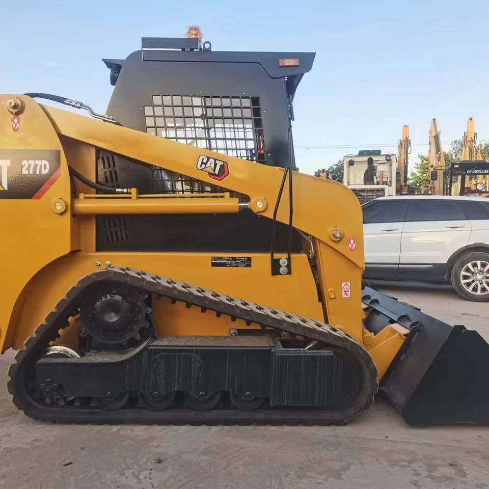 Hot Sale Used CATERPILLAR 277D Front Loader Multi-Terrain Skid Loader With Core Components Engine Motor Pump - Kompaktni nakladalnik na gosenicah: slika 1 Hot Sale Used CATERPILLAR 277D Front Loader Multi-Terrain Skid Loader With Core Components Engine Motor Pump - Kompaktni nakladalnik na gosenicah: slika 1