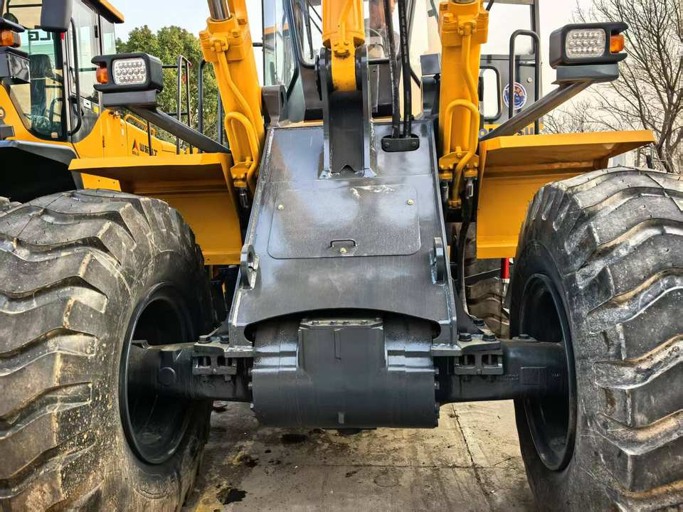 Japan Komatsu WA380-3 WA380-6 WA400-1 WA400-3 WA320-6 WA430-5 Mining Wheel Loader, Used Komatsu WA380 Mini Front End Loader - Kolesni nakladalec: slika 3 Japan Komatsu WA380-3 WA380-6 WA400-1 WA400-3 WA320-6 WA430-5 Mining Wheel Loader, Used Komatsu WA380 Mini Front End Loader - Kolesni nakladalec: slika 3