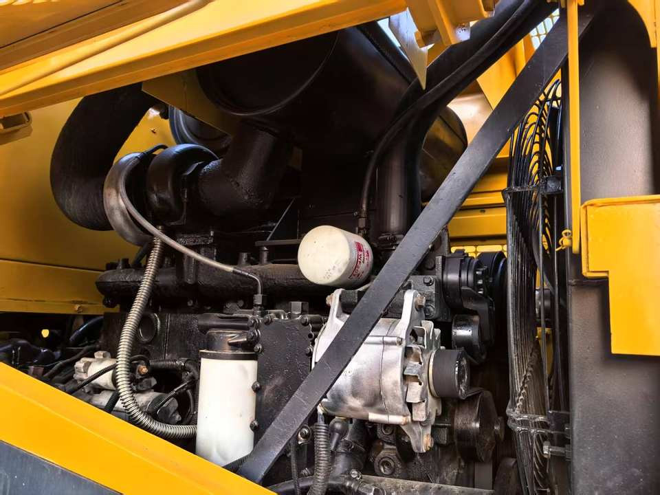 Japan Komatsu WA380-3 WA380-6 WA400-1 WA400-3 WA320-6 WA430-5 Mining Wheel Loader, Used Komatsu WA380 Mini Front End Loader - Kolesni nakladalec: slika 4 Japan Komatsu WA380-3 WA380-6 WA400-1 WA400-3 WA320-6 WA430-5 Mining Wheel Loader, Used Komatsu WA380 Mini Front End Loader - Kolesni nakladalec: slika 4