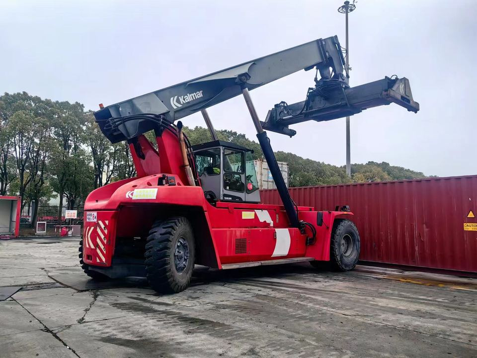 Kalmar DRF450 Sweden Kalmar Used 45 Ton Reach Stacker for Containers to Popularly Sell - Dosežni viličar: slika 3 Kalmar DRF450 Sweden Kalmar Used 45 Ton Reach Stacker for Containers to Popularly Sell - Dosežni viličar: slika 3