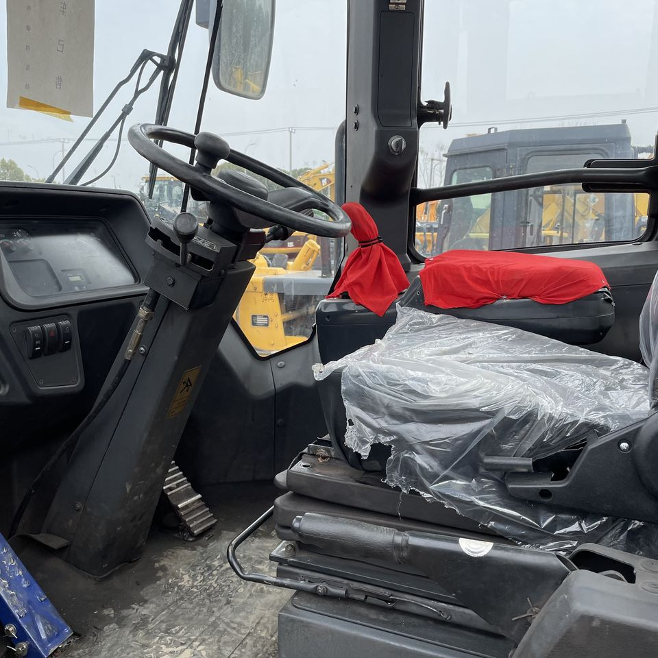 The Second-hand Front-end Loader Liugong 856H Is a Hot Seller in Shanghai, China - Kolesni nakladalec: slika 5 The Second-hand Front-end Loader Liugong 856H Is a Hot Seller in Shanghai, China - Kolesni nakladalec: slika 5