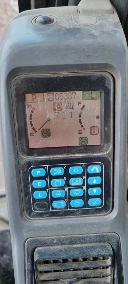 USED EXCAVATOR Good Condition Komatsu PC600-8 Original Japan Cheap Used Excavators Used Original Japan Komatsu PC600 - Bager goseničar: slika 4 USED EXCAVATOR Good Condition Komatsu PC600-8 Original Japan Cheap Used Excavators Used Original Japan Komatsu PC600 - Bager goseničar: slika 4