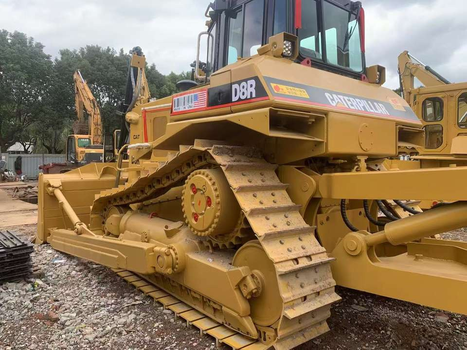 Used Machinery Caterpillar CAT D8R Bulldozer With Ripper Construction & Building Machinery Second Hand - Buldožer: slika 2 Used Machinery Caterpillar CAT D8R Bulldozer With Ripper Construction & Building Machinery Second Hand - Buldožer: slika 2
