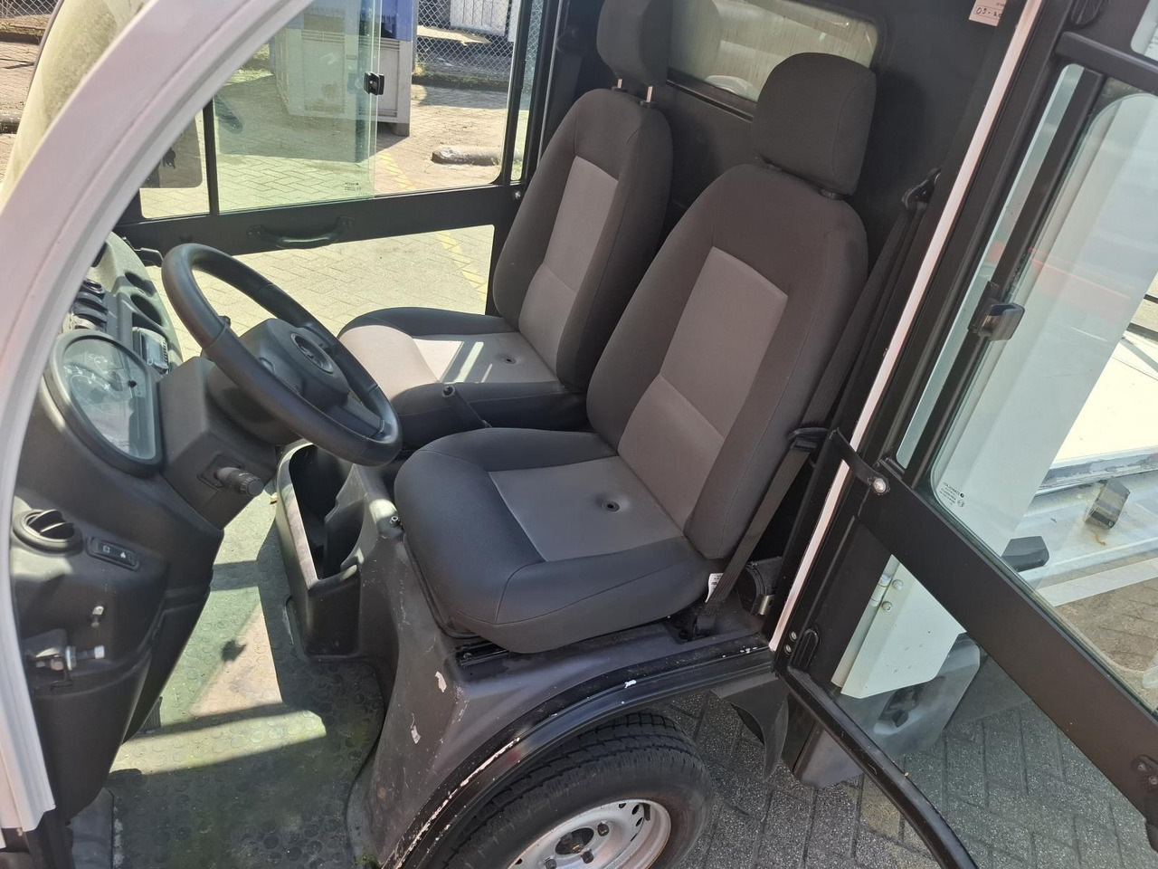 Aixam Mega E-Worker Elektrische Bakwagen RK-437-P - Voziček za golf: slika 2 Aixam Mega E-Worker Elektrische Bakwagen RK-437-P - Voziček za golf: slika 2