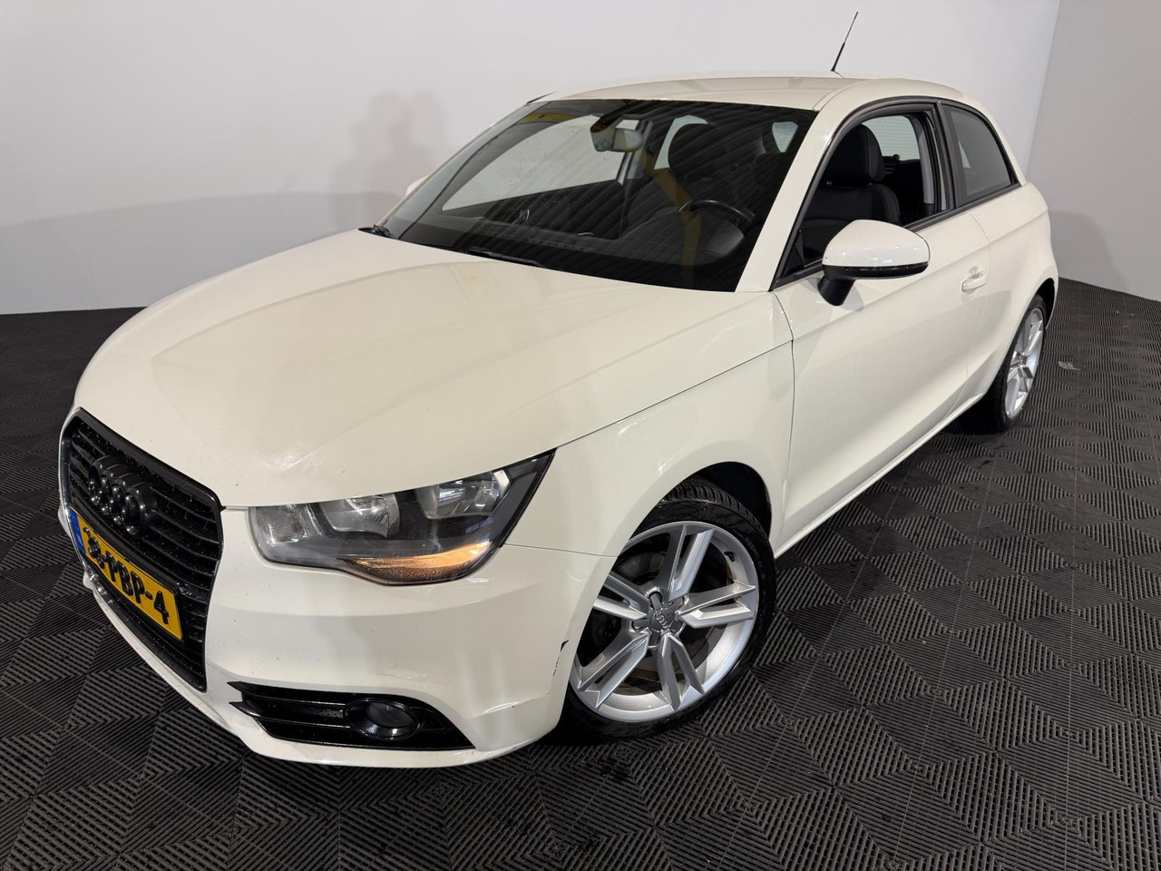 Audi | A1 | 1.2 TFSI Ambition Pro Line | 2011 | 173.570 km | 38PBP4 | Logisch - Kombilimuzina: slika 1 Audi | A1 | 1.2 TFSI Ambition Pro Line | 2011 | 173.570 km | 38PBP4 | Logisch - Kombilimuzina: slika 1