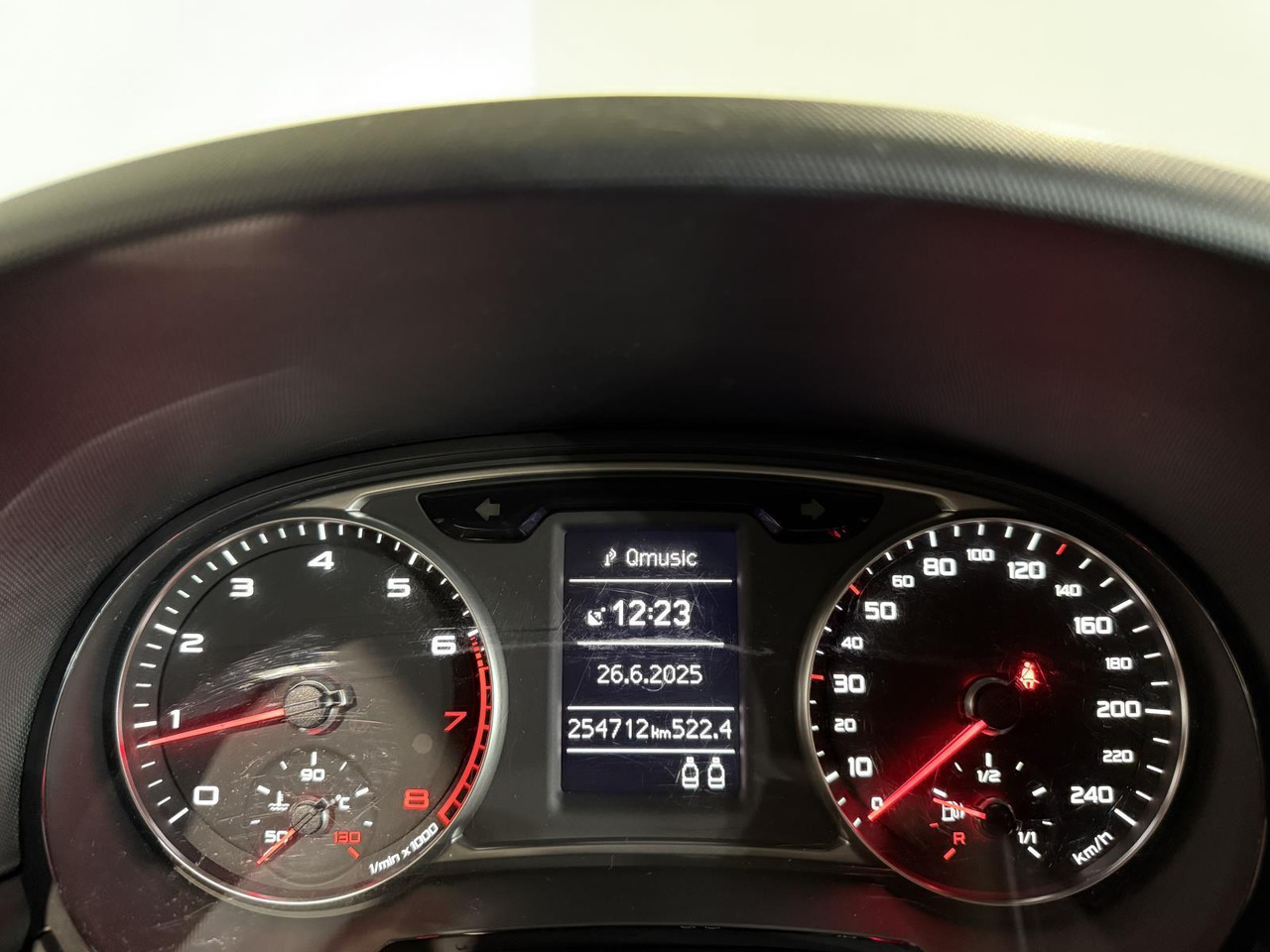 Audi A1 1.2 TFSI Attraction Pro Line Business 2011 254.714 km 76-PBP-8 - Kombilimuzina: slika 4 Audi A1 1.2 TFSI Attraction Pro Line Business 2011 254.714 km 76-PBP-8 - Kombilimuzina: slika 4