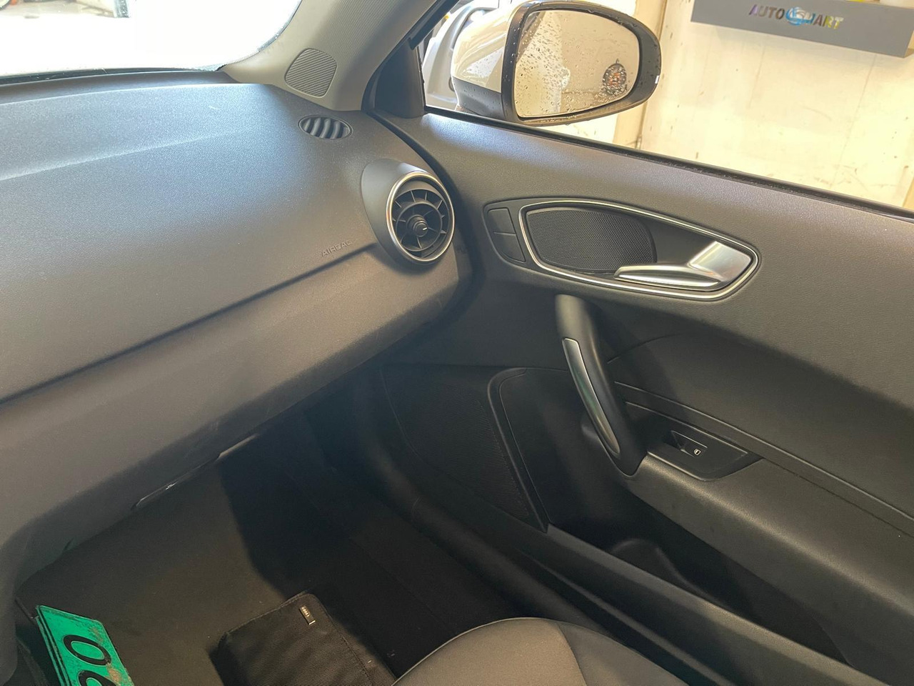 Kombilimuzina Audi A1 1.2 TFSI Attraction Pro Line Business 2011 254.714 km 76-PBP-8: slika 16