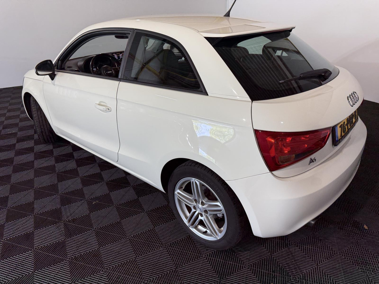 Kombilimuzina Audi A1 1.2 TFSI Attraction Pro Line Business 2011 254.714 km 76-PBP-8: slika 9