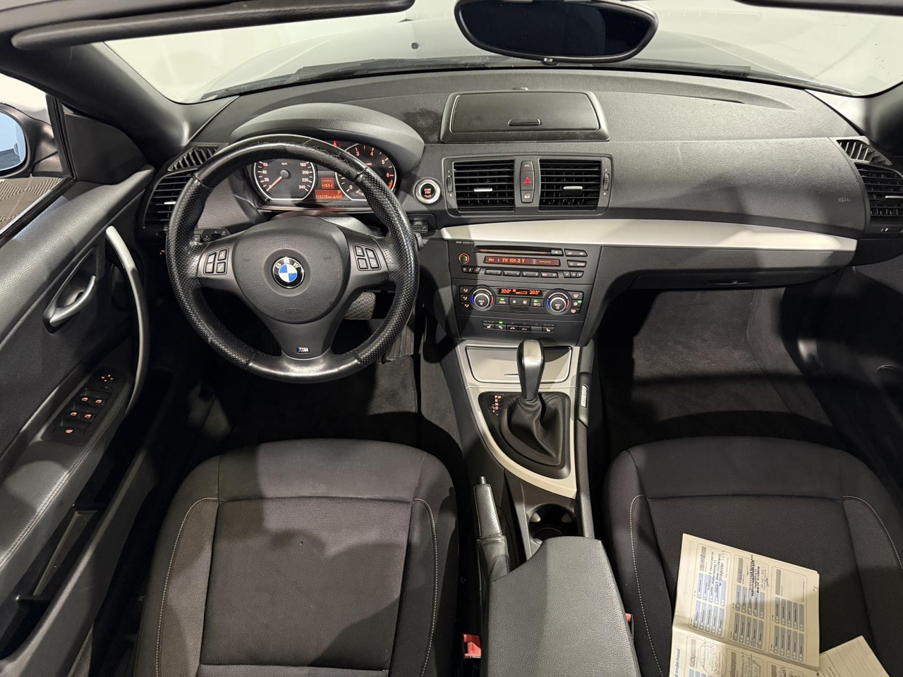BMW | 1-serie Cabrio | 118i High Executive | 2009 | 114.310 km | 43HZT4 | Logisch - Avtomobil: slika 2 BMW | 1-serie Cabrio | 118i High Executive | 2009 | 114.310 km | 43HZT4 | Logisch - Avtomobil: slika 2