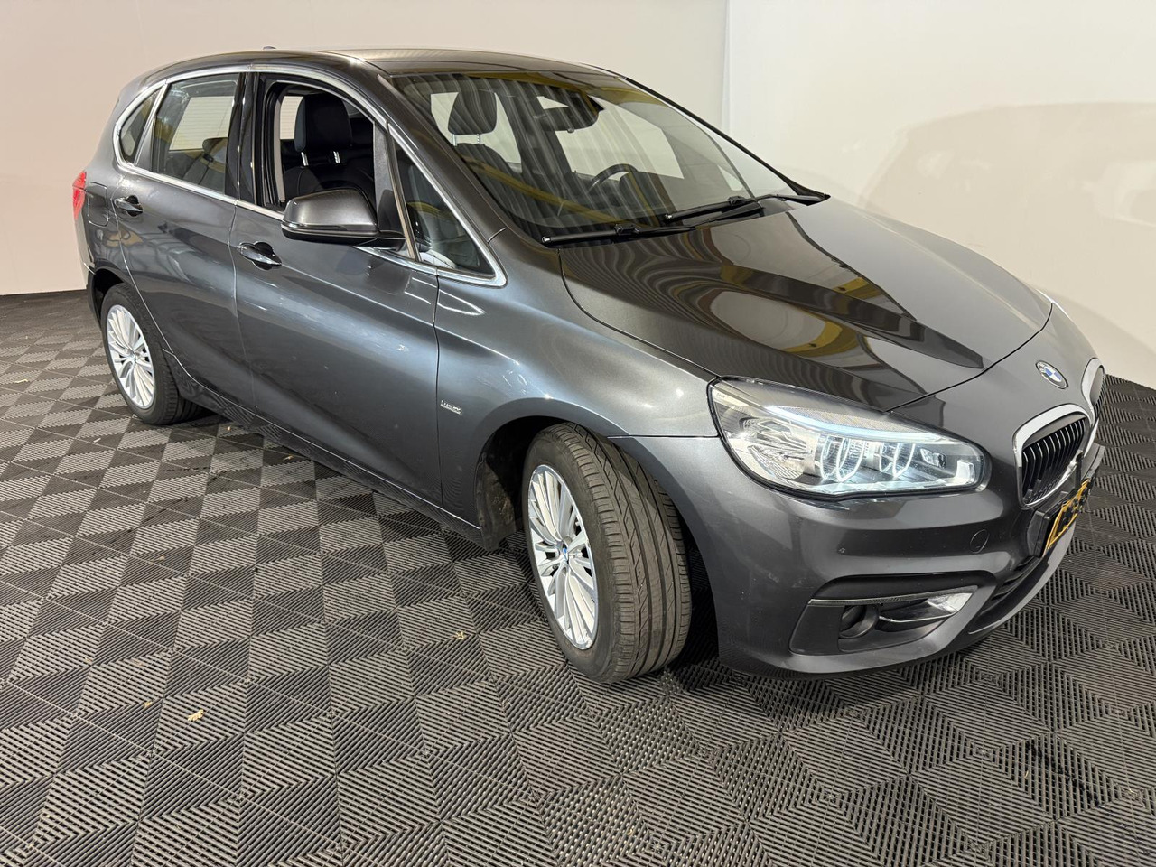 BMW | 2-serie Active Tourer | 218d Corporate Lease Luxury | 2015 | 223.959 km | HG351B | Logisch - Avtomobil: slika 3 BMW | 2-serie Active Tourer | 218d Corporate Lease Luxury | 2015 | 223.959 km | HG351B | Logisch - Avtomobil: slika 3