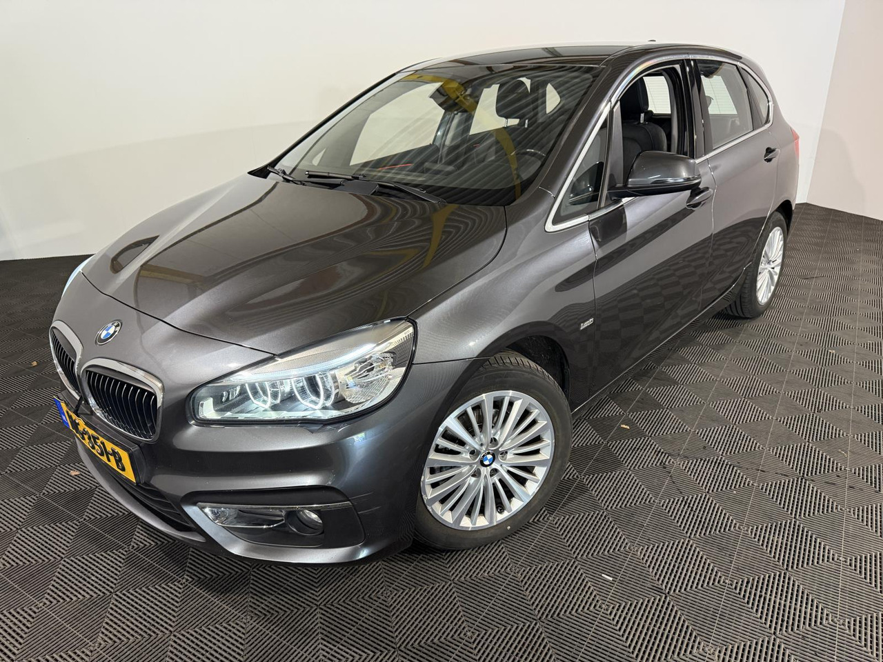 BMW | 2-serie Active Tourer | 218d Corporate Lease Luxury | 2015 | 223.959 km | HG351B | Logisch - Avtomobil: slika 1 BMW | 2-serie Active Tourer | 218d Corporate Lease Luxury | 2015 | 223.959 km | HG351B | Logisch - Avtomobil: slika 1