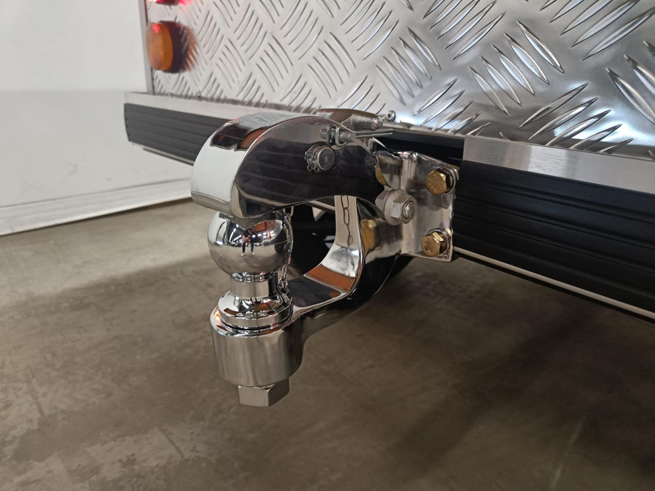 Bensel BSN 1000 2 Persoons Golfkar met Laadbak Zwart Nieuw - Voziček za golf: slika 2 Bensel BSN 1000 2 Persoons Golfkar met Laadbak Zwart Nieuw - Voziček za golf: slika 2
