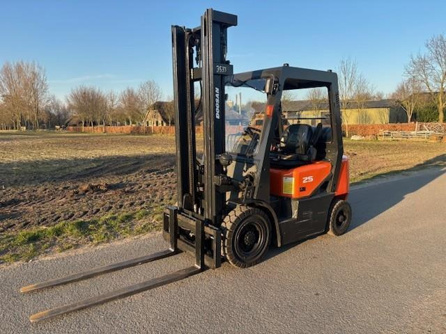 Doosan G25G LP Vorkheftruck Side-shift - Plinski viličar: slika 1 Doosan G25G LP Vorkheftruck Side-shift - Plinski viličar: slika 1